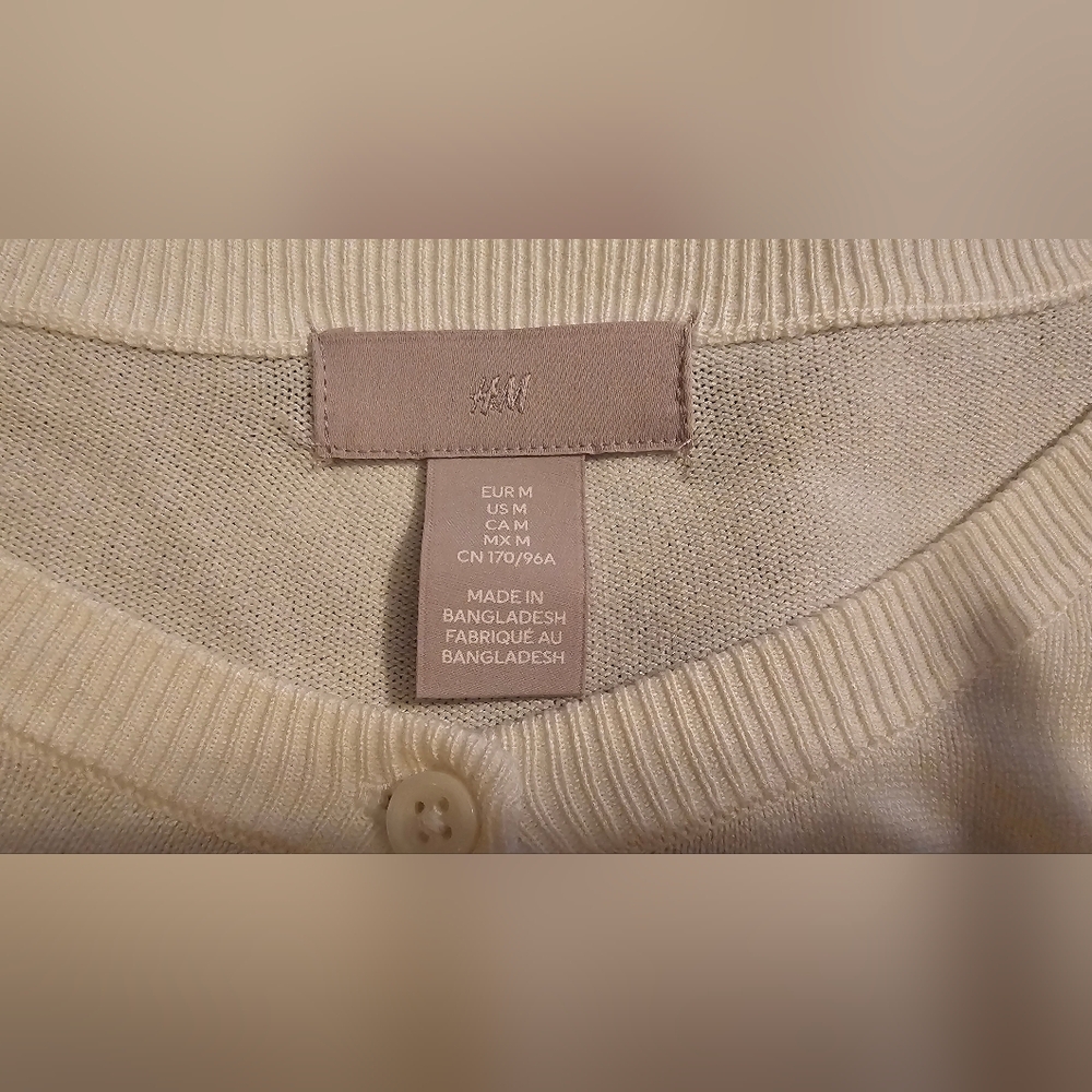 H&M Cream Button Front Knit Cardigan Sweater - Size Medium - Picture 3 of 3